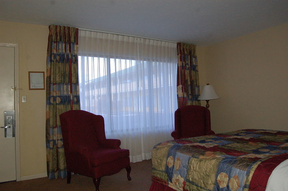 Golden Manor Inn & Suites Muldraugh Zewnętrze zdjęcie
