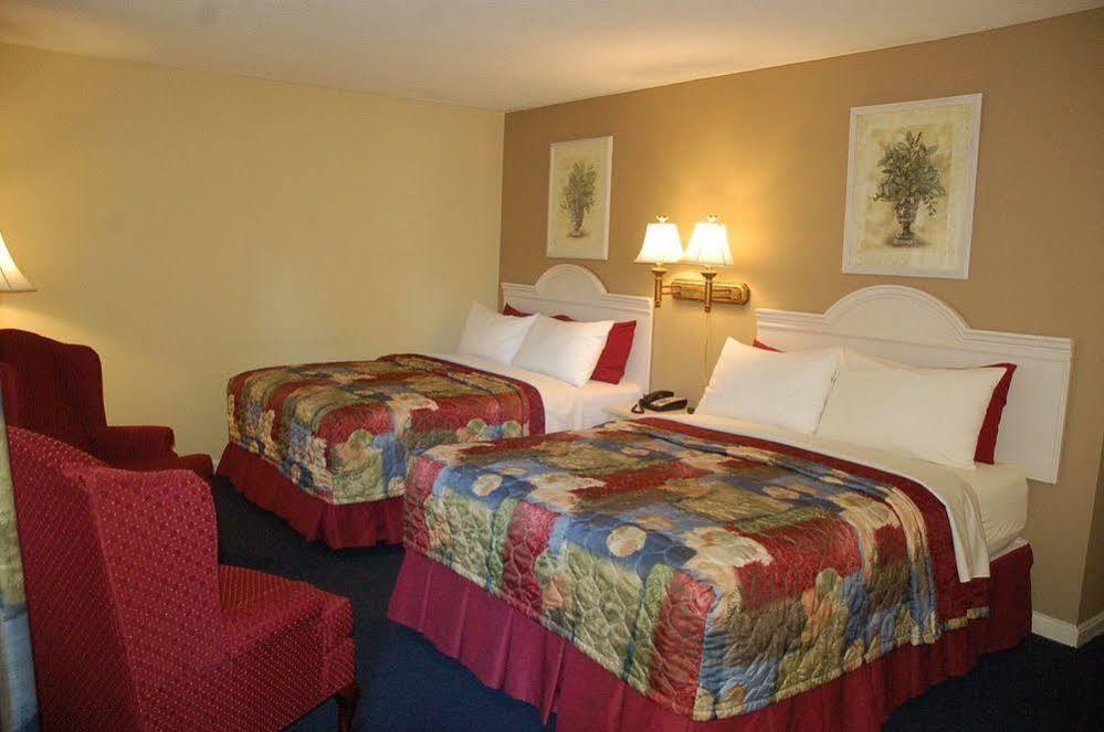 Golden Manor Inn & Suites Muldraugh Zewnętrze zdjęcie