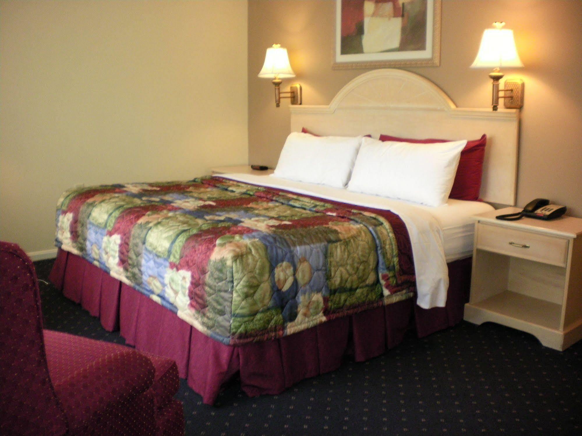 Golden Manor Inn & Suites Muldraugh Pokój zdjęcie